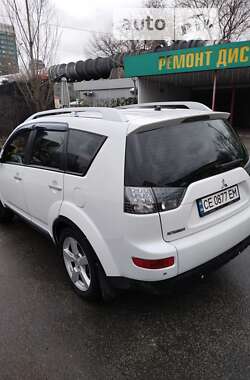 Позашляховик / Кросовер Mitsubishi Outlander XL 2008 в Херсоні