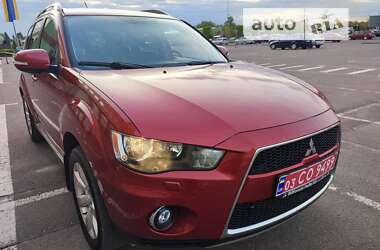 Позашляховик / Кросовер Mitsubishi Outlander XL 2010 в Луцьку