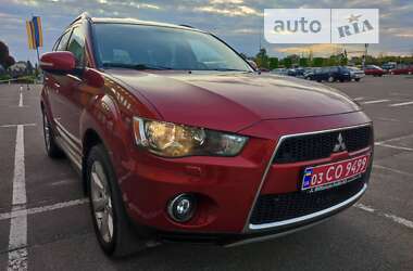 Позашляховик / Кросовер Mitsubishi Outlander XL 2010 в Луцьку