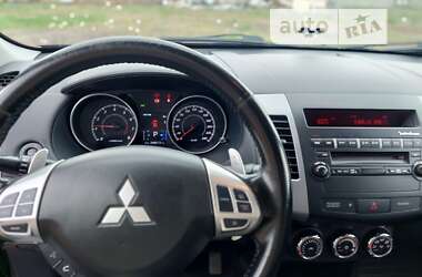 Внедорожник / Кроссовер Mitsubishi Outlander XL 2011 в Червонограде