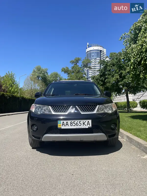 Mitsubishi Outlander XL