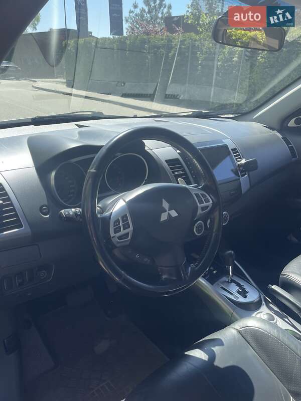 Позашляховик / Кросовер Mitsubishi Outlander XL 2007 в Києві