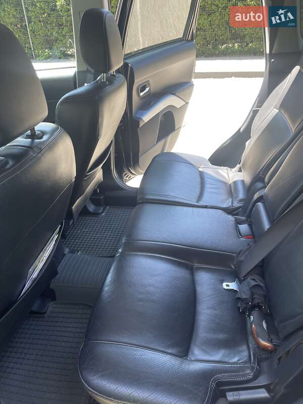 Позашляховик / Кросовер Mitsubishi Outlander XL 2007 в Києві