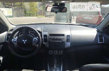 Позашляховик / Кросовер Mitsubishi Outlander XL 2009 в Києві