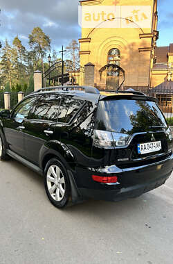 Позашляховик / Кросовер Mitsubishi Outlander XL 2011 в Києві