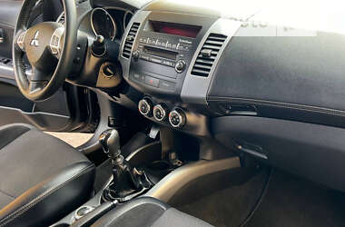 Внедорожник / Кроссовер Mitsubishi Outlander XL 2010 в Нежине