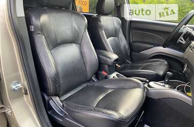 Внедорожник / Кроссовер Mitsubishi Outlander XL 2009 в Киеве