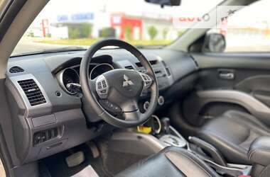 Внедорожник / Кроссовер Mitsubishi Outlander XL 2009 в Киеве