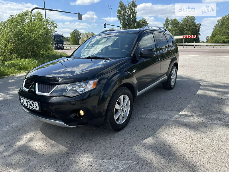 Позашляховик / Кросовер Mitsubishi Outlander XL 2008 в Радивиліві