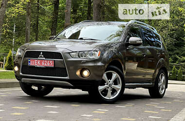 Внедорожник / Кроссовер Mitsubishi Outlander XL 2010 в Дрогобыче