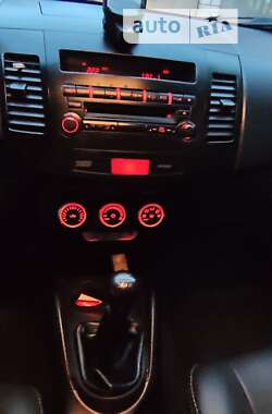 Внедорожник / Кроссовер Mitsubishi Outlander XL 2007 в 