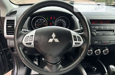 Внедорожник / Кроссовер Mitsubishi Outlander XL 2012 в Стрые
