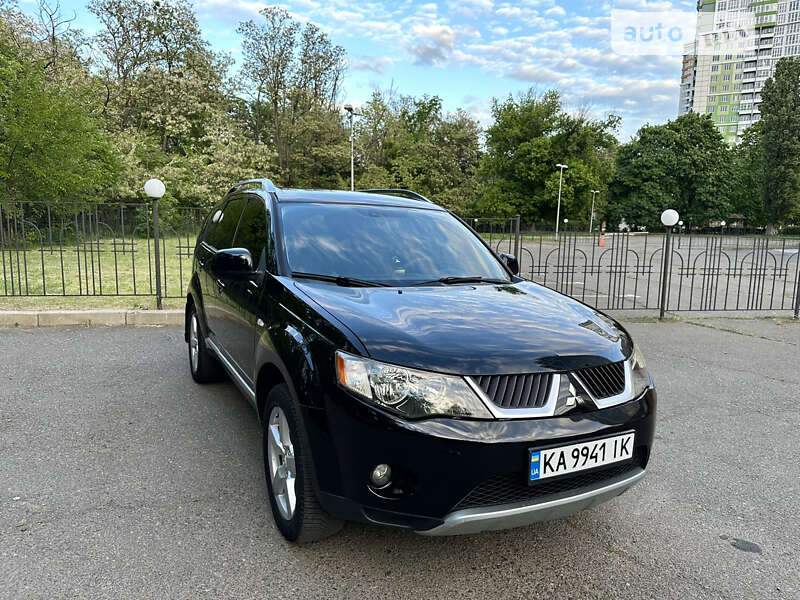 Позашляховик / Кросовер Mitsubishi Outlander XL 2008 в Одесі