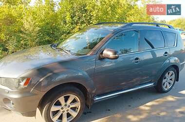 Позашляховик / Кросовер Mitsubishi Outlander XL 2012 в Охтирці