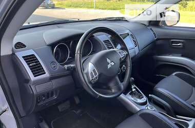 Внедорожник / Кроссовер Mitsubishi Outlander XL 2012 в Луцке