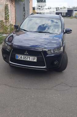 Позашляховик / Кросовер Mitsubishi Outlander XL 2011 в Ватутіному