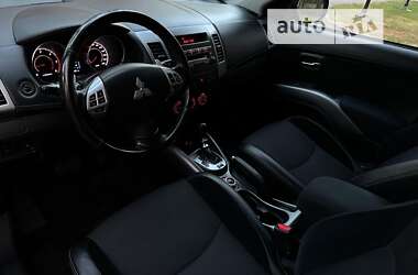 Внедорожник / Кроссовер Mitsubishi Outlander XL 2011 в Чернигове