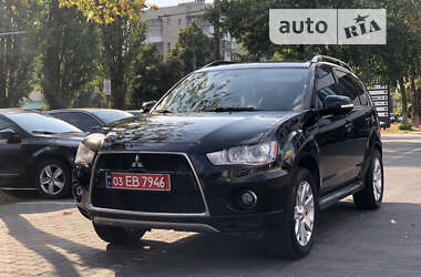 Позашляховик / Кросовер Mitsubishi Outlander XL 2011 в Луцьку