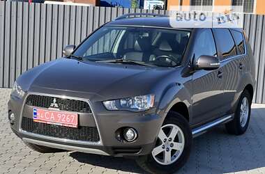 Позашляховик / Кросовер Mitsubishi Outlander XL 2010 в Нововолинську