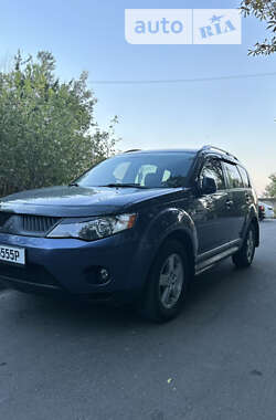 Внедорожник / Кроссовер Mitsubishi Outlander XL 2009 в Новой Водолаге