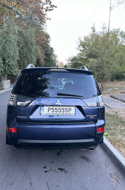 Внедорожник / Кроссовер Mitsubishi Outlander XL 2009 в Новой Водолаге