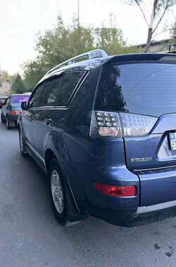 Внедорожник / Кроссовер Mitsubishi Outlander XL 2009 в Новой Водолаге