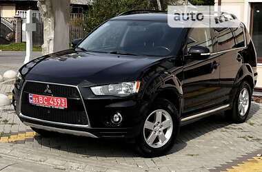 Внедорожник / Кроссовер Mitsubishi Outlander XL 2011 в Коломые