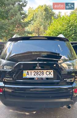 Внедорожник / Кроссовер Mitsubishi Outlander XL 2010 в 