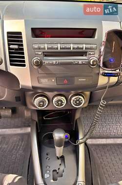 Внедорожник / Кроссовер Mitsubishi Outlander XL 2010 в 