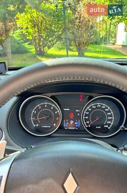 Внедорожник / Кроссовер Mitsubishi Outlander XL 2010 в 