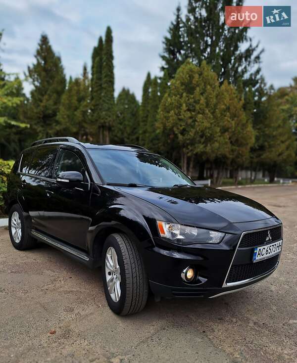 Внедорожник / Кроссовер Mitsubishi Outlander XL 2010 в Ковеле