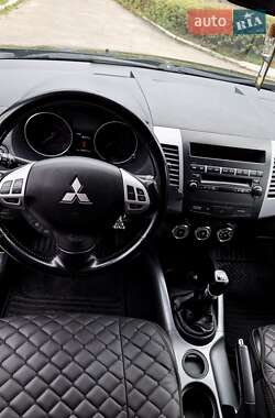 Внедорожник / Кроссовер Mitsubishi Outlander XL 2010 в Ковеле