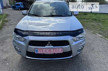 Позашляховик / Кросовер Mitsubishi Outlander XL 2012 в Калуші