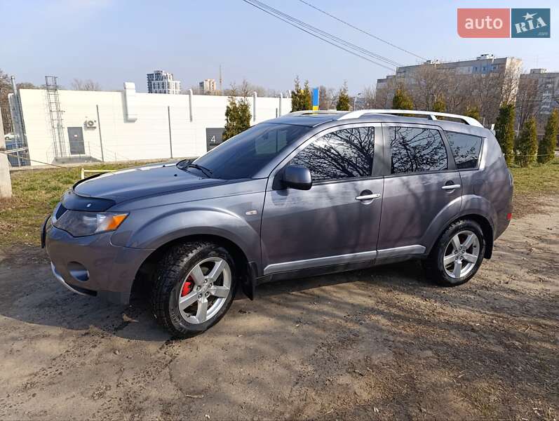 Позашляховик / Кросовер Mitsubishi Outlander XL 2008 в Кропивницькому