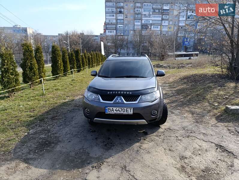 Позашляховик / Кросовер Mitsubishi Outlander XL 2008 в Кропивницькому