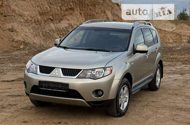 Позашляховик / Кросовер Mitsubishi Outlander XL 2009 в Києві