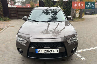 Позашляховик / Кросовер Mitsubishi Outlander XL 2010 в Києві