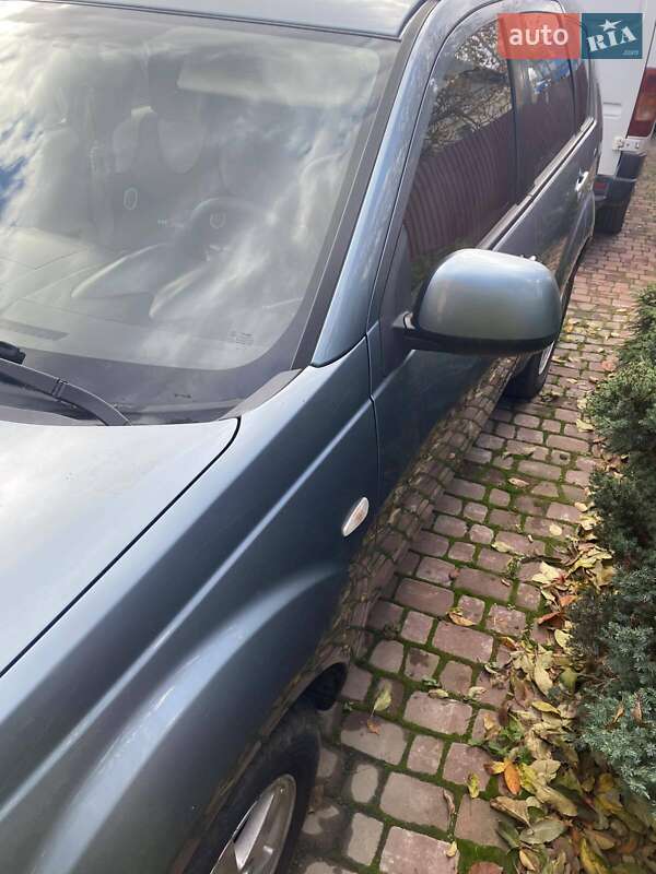 Внедорожник / Кроссовер Mitsubishi Outlander XL 2008 в Шепетовке