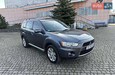 Позашляховик / Кросовер Mitsubishi Outlander XL 2011 в Івано-Франківську