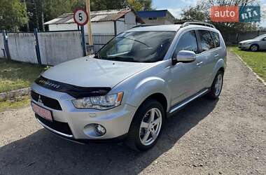 Внедорожник / Кроссовер Mitsubishi Outlander XL 2012 в Калуше