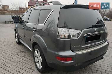 Внедорожник / Кроссовер Mitsubishi Outlander XL 2011 в Староконстантинове