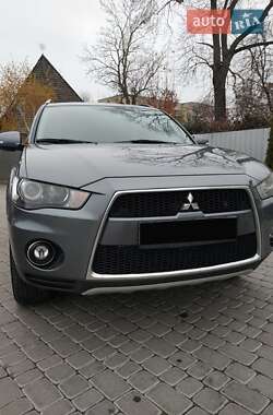 Внедорожник / Кроссовер Mitsubishi Outlander XL 2011 в Староконстантинове