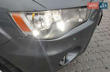 Внедорожник / Кроссовер Mitsubishi Outlander XL 2011 в Староконстантинове