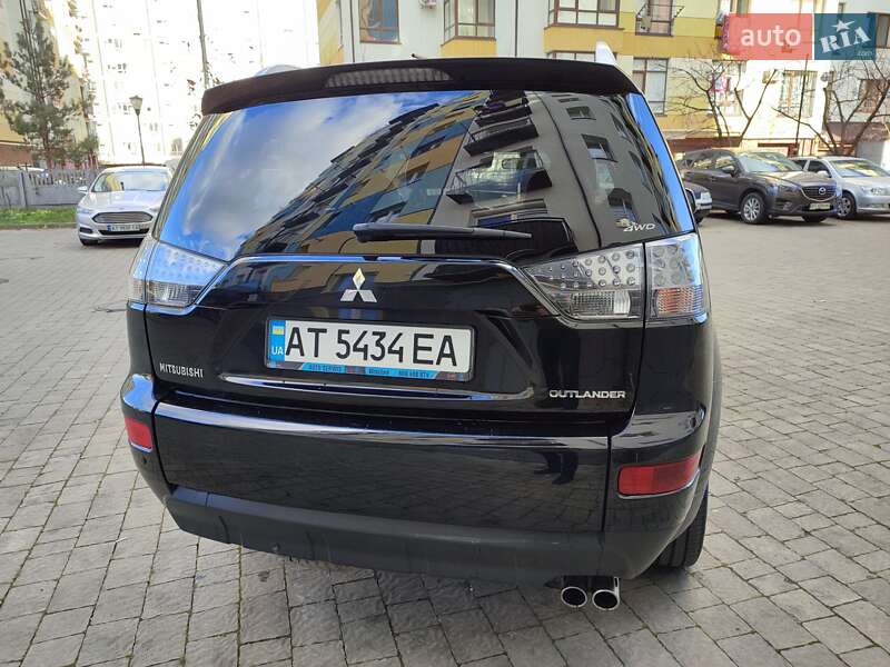 Позашляховик / Кросовер Mitsubishi Outlander XL 2008 в Івано-Франківську