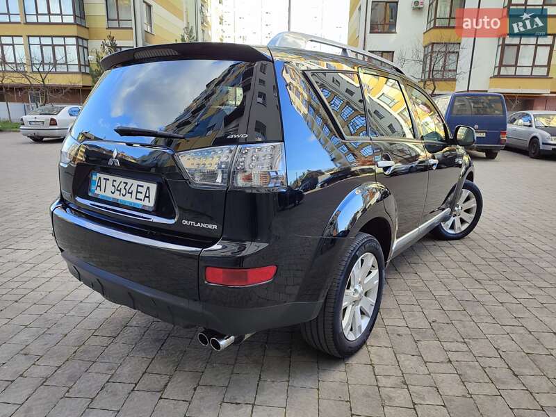 Позашляховик / Кросовер Mitsubishi Outlander XL 2008 в Івано-Франківську
