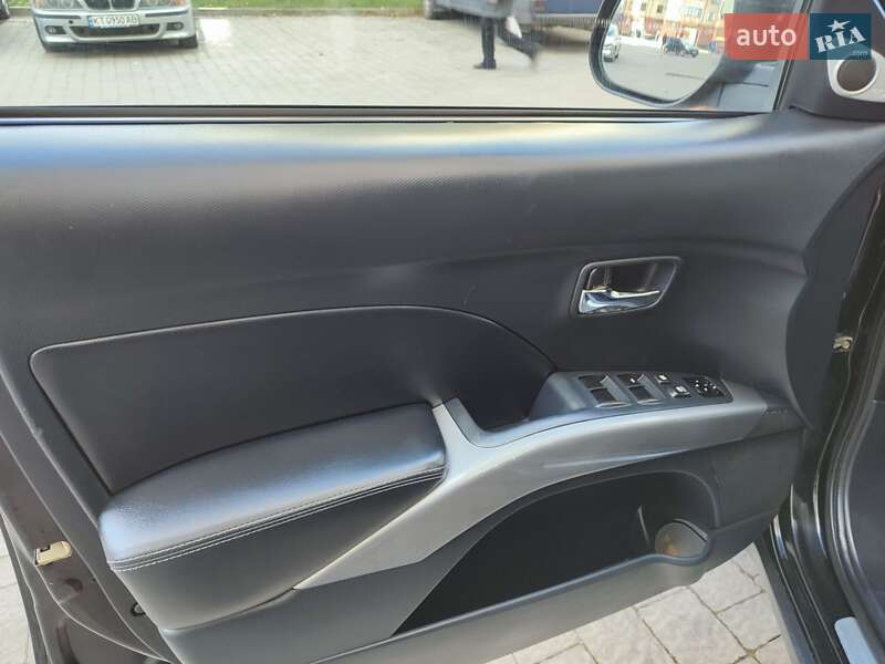 Позашляховик / Кросовер Mitsubishi Outlander XL 2008 в Івано-Франківську