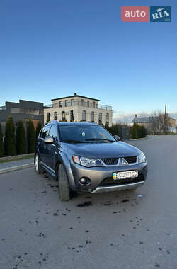 Внедорожник / Кроссовер Mitsubishi Outlander XL 2009 в Буске