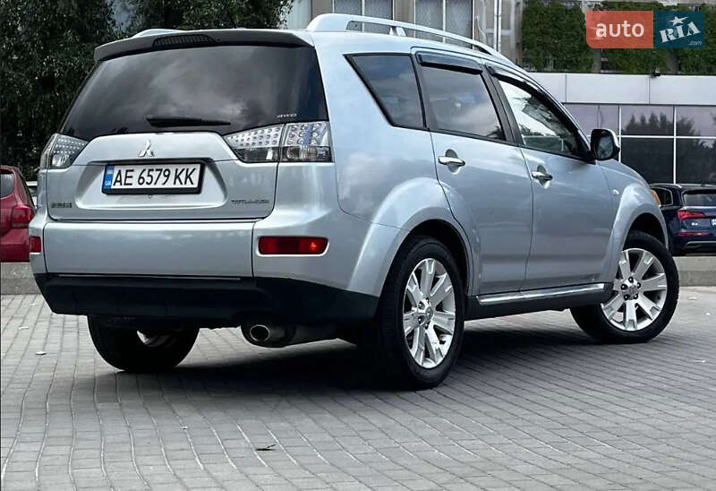 Внедорожник / Кроссовер Mitsubishi Outlander XL 2008 в Днепре