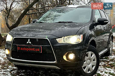 Внедорожник / Кроссовер Mitsubishi Outlander XL 2011 в Сумах