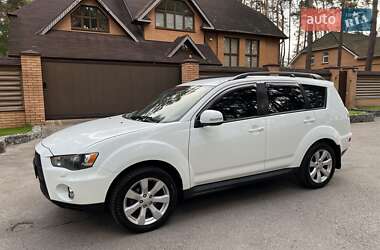 Внедорожник / Кроссовер Mitsubishi Outlander XL 2011 в 